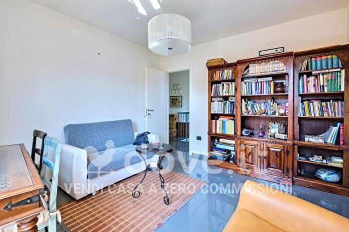 Casa trilocale in vendita in Via Stradaccia, Cadegliano Viconago