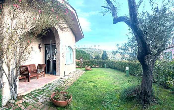 Casa quadrilocale in vendita in Via della Croce, Casanova Lerrone