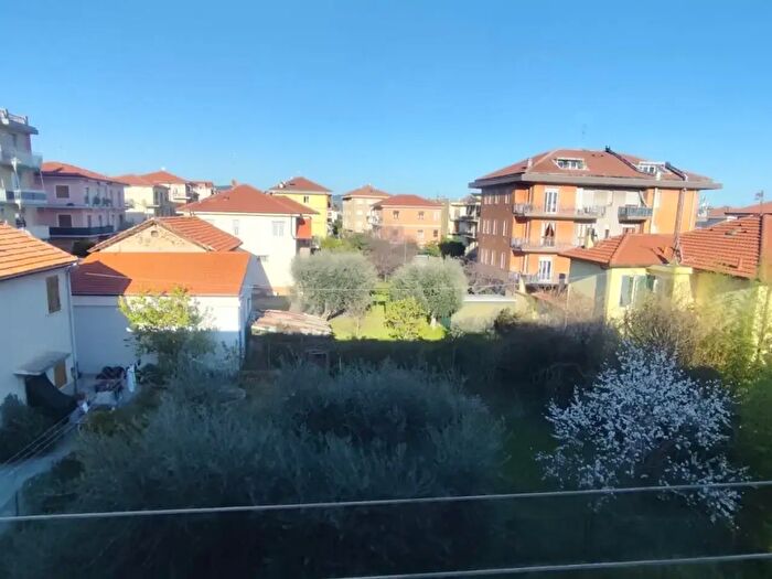 Appartamento bilocale in vendita in Via Dante Alighieri, Loano