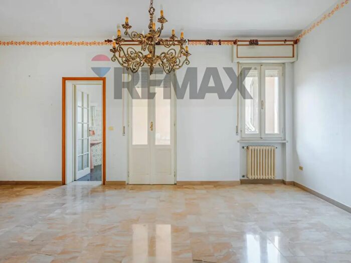 Casa con 14 locali in vendita in Via Mazzini, Asola