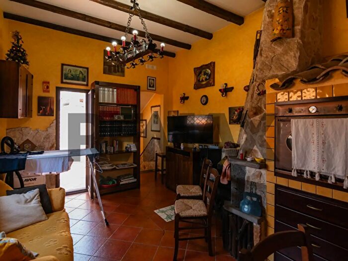 Casa quadrilocale in vendita in Via Libertina, Acireale