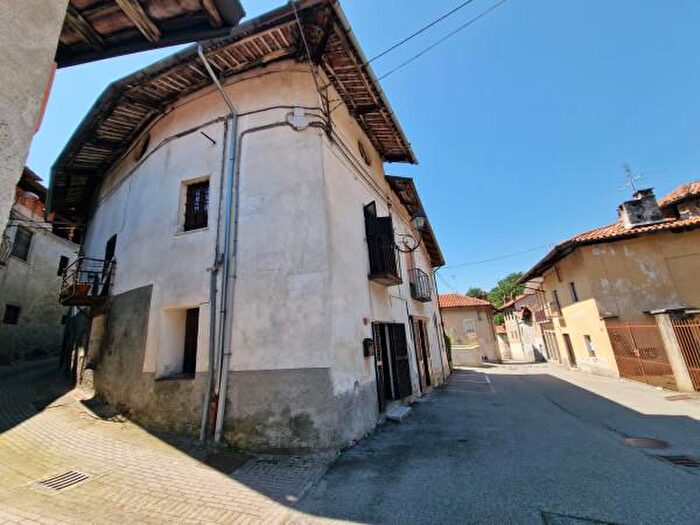 Casa trilocale in vendita in Piazza San Martino, Baldissero Canavese