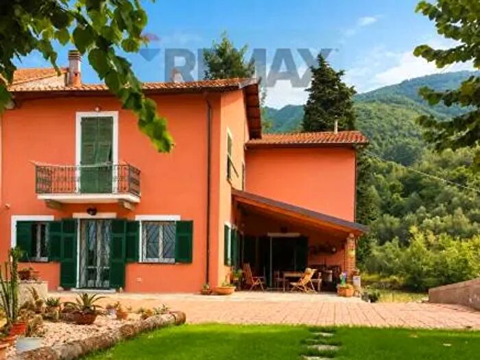 Casa con 12 locali in vendita in Località Campi, Calice Al Cornoviglio