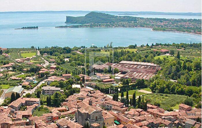 Appartamento trilocale in vendita in Via della Moia, San Felice Del Benaco