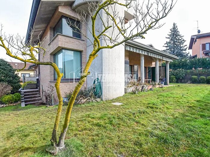 Casa con 6 locali in vendita in Via Canturina Vecchia a, Senna Comasco