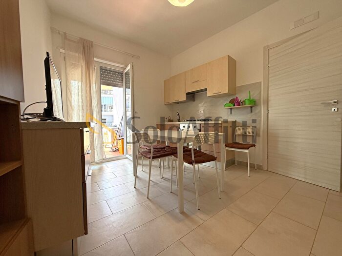 Appartamento trilocale in affitto in Montauro