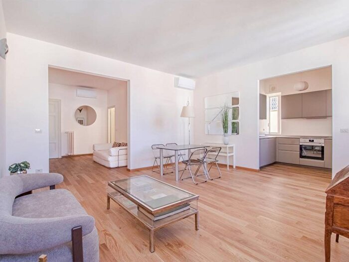 Appartamento trilocale in affitto in Via dei Pepi, Sant'Ambrogio, Firenze