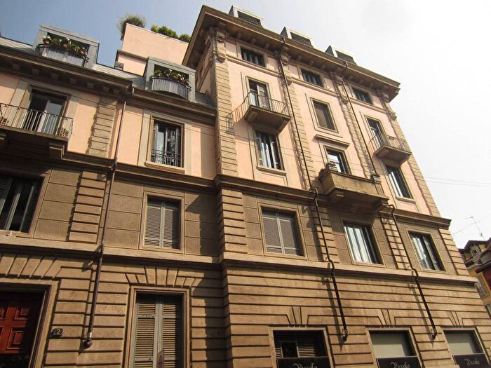 Appartamento bilocale in affitto in Via delle Erbe, Cadorna Castello, Milano