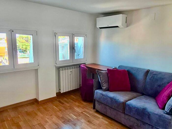 Casa monolocale in affitto in Via Luigi Bodio, Vigna Clara Vigna Stelluti, Roma
