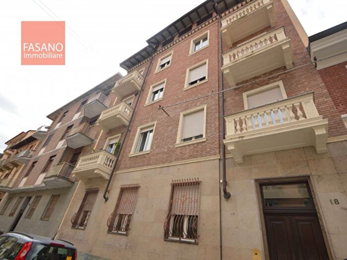 Appartamento con 5 locali in affitto in Via Vignale, Madonna del Pilone, Torino
