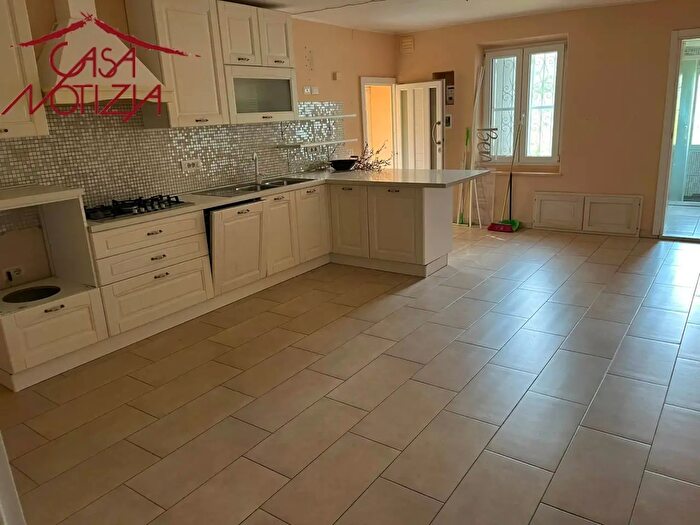 Appartamento quadrilocale in vendita in Via Debbiali, Gallicano