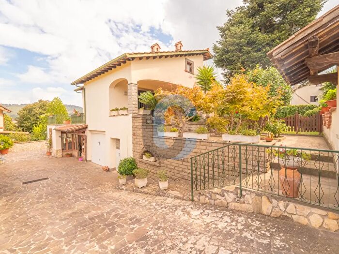 Casa con 7 locali in vendita in Via del Casalaccio, Grottaferrata