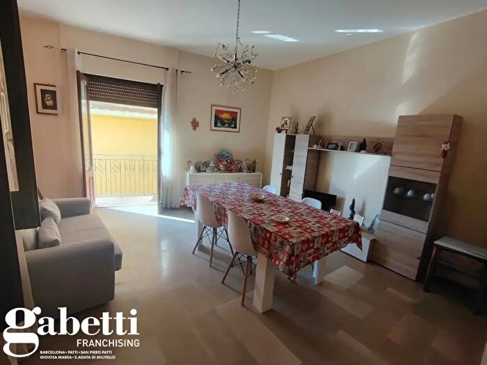Casa quadrilocale in vendita in Via Giambattista Vico, San Piero Patti