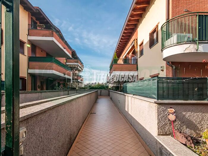 Appartamento trilocale in vendita in Via Val Seriana, Lainate