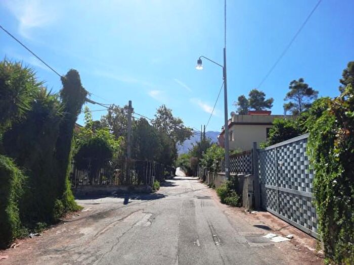 Casa con 6 locali in vendita in Stradella Decano, Palermo