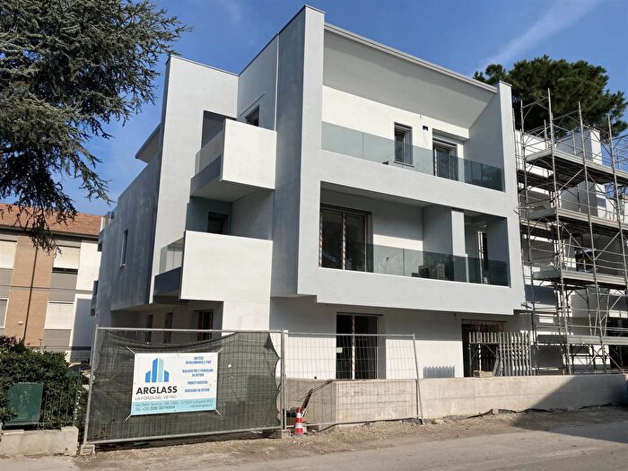 Casa quadrilocale in vendita in Fano, Fano