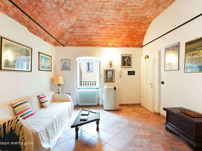 Appartamento trilocale in affitto in Via Giordano Bruno, Centro, Noli