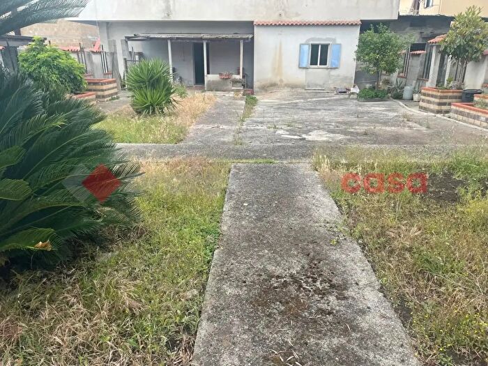 Appartamento trilocale in vendita in Località Tutuni ° Traversa, Vitulazio