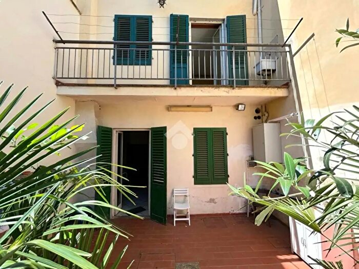Appartamento con 6 locali in vendita in Via del Ponte alle Riffe, Firenze