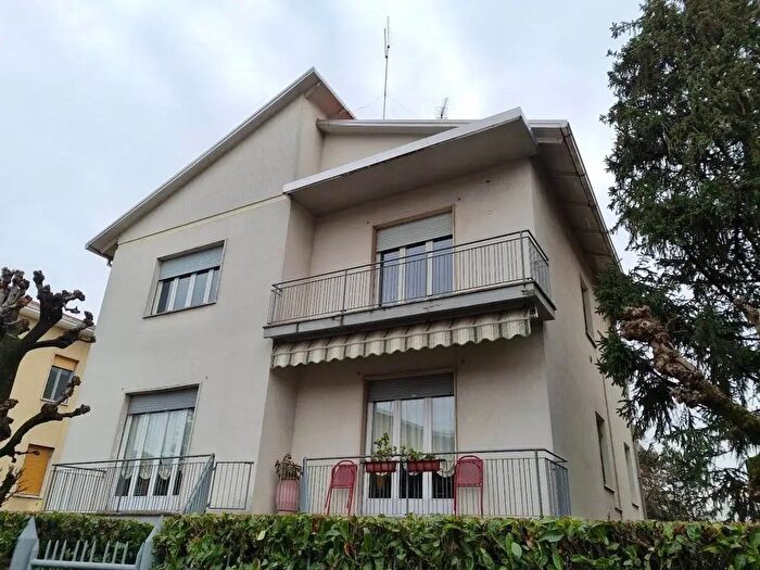 Appartamento con 5 locali in vendita in Parma