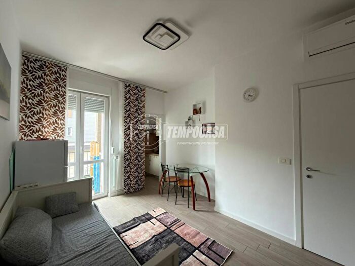 Appartamento bilocale in affitto in Via legnone, Dergano, Milano