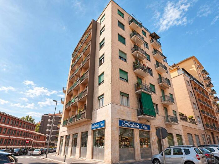 Appartamento trilocale in vendita in Via Giuseppe Genè, Aurora, Torino