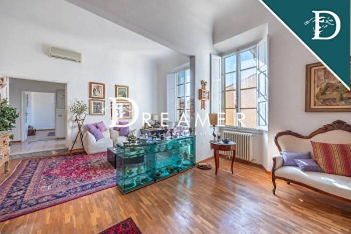 Appartamento con 6 locali in vendita in Borgo Albizi, Firenze