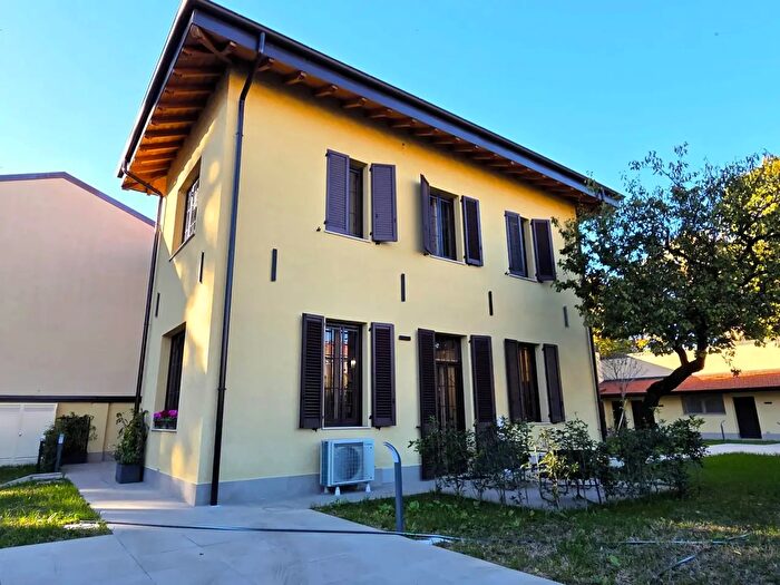 Appartamento trilocale in vendita in Via Dante, Opera