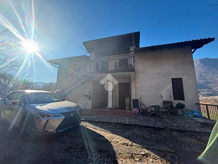 Appartamento bilocale in vendita in Via Rustichella, Monasterolo Del Castello