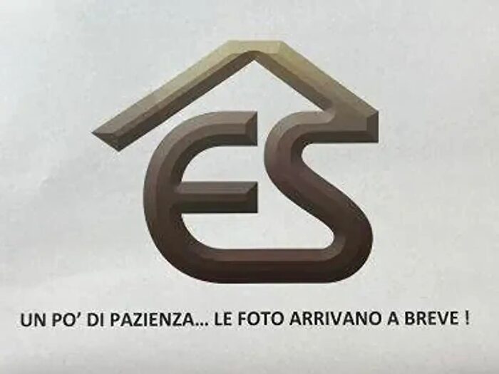 Casa quadrilocale in vendita in Via Lombardia, Nembro