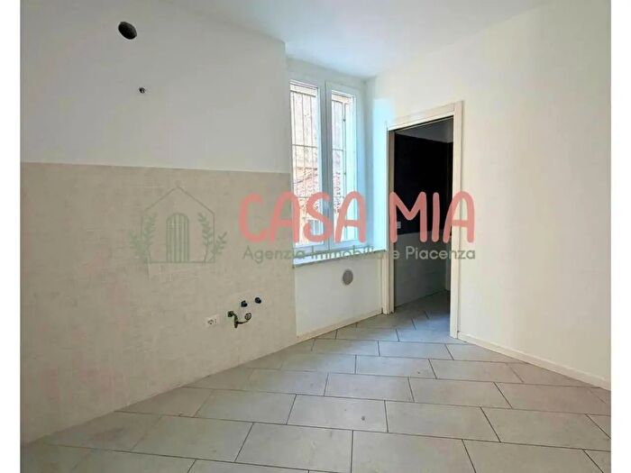 Appartamento bilocale in vendita in Via Roma, Gragnano Trebbiense
