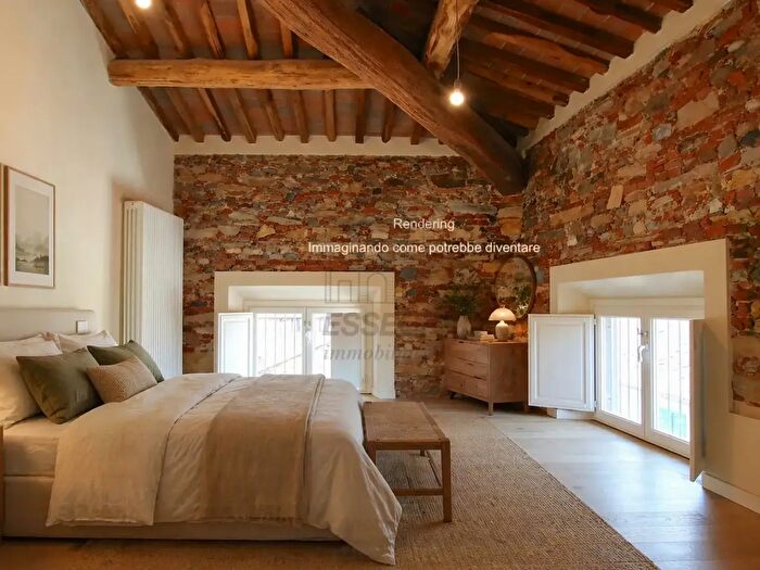 Appartamento con 5 locali in vendita in Via delle Chiavi dOro, Lucca