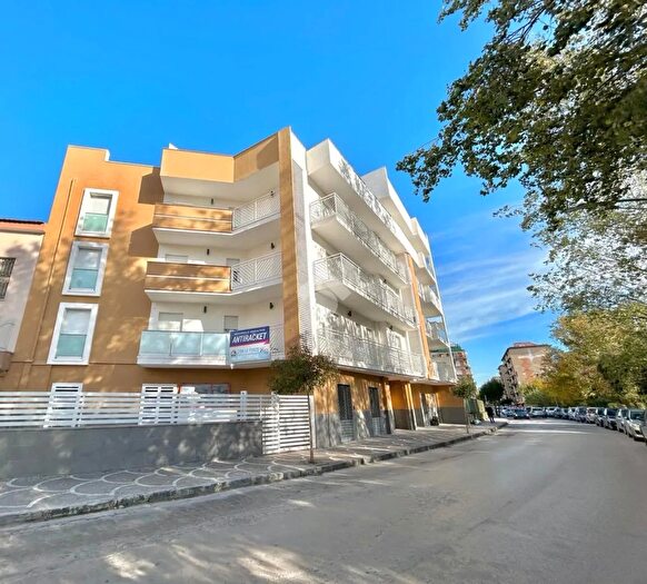 Appartamento trilocale in vendita in Via Pio XII, Napoli