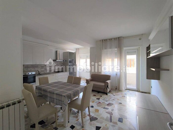 Appartamento quadrilocale in affitto in Piazza Risorgimento, Centro, Avezzano