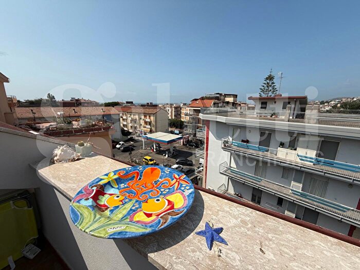 Appartamento con 5 locali in vendita in Via Ferrucci, Formia