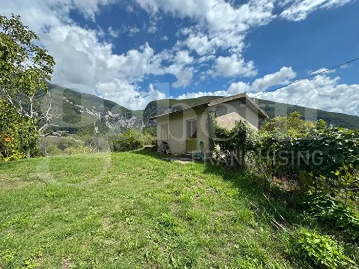 Casa trilocale in vendita in Via San Marco Snc, Castello Del Matese