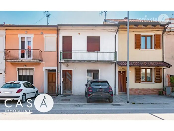 Appartamento con 7 locali in vendita in Via Cesenatico, Cesenatico
