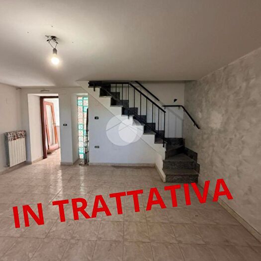 Appartamento trilocale in vendita in Via Leto Pomponio, Napoli