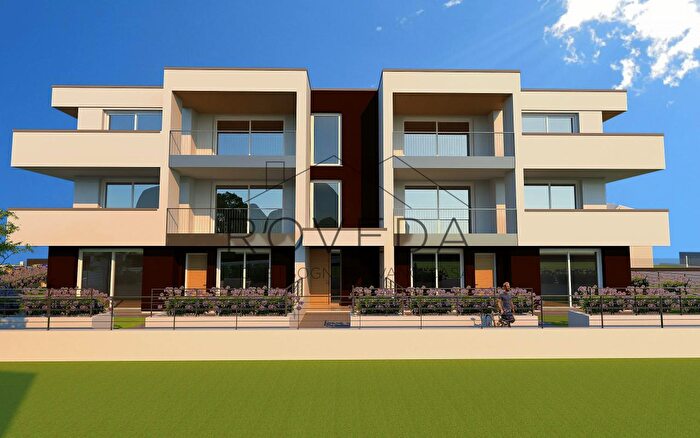 Appartamento quadrilocale in vendita in Via Cesare Battisti, Istrana