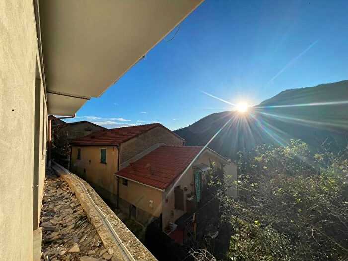 Appartamento quadrilocale in vendita in Avegno