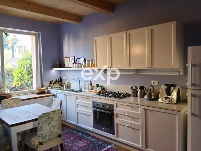 Casa con 5 locali in vendita in Via IV Novembre, Fano