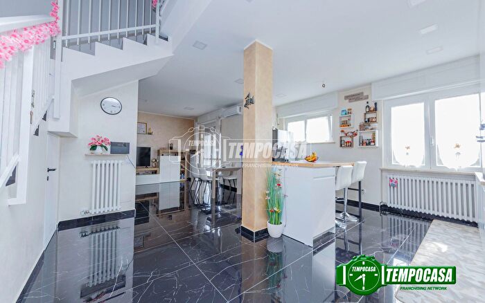 Casa quadrilocale in vendita in Via Luchino Visconti, Bereguardo