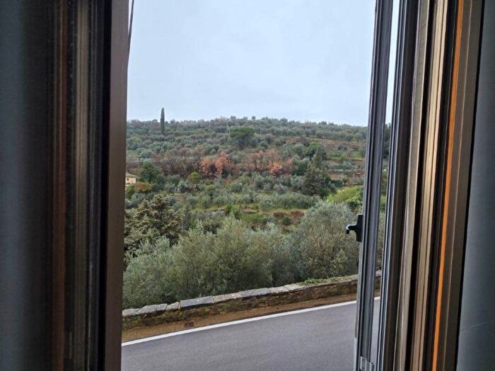 Appartamento trilocale in affitto in Via della Lastra, Bolognese, Firenze