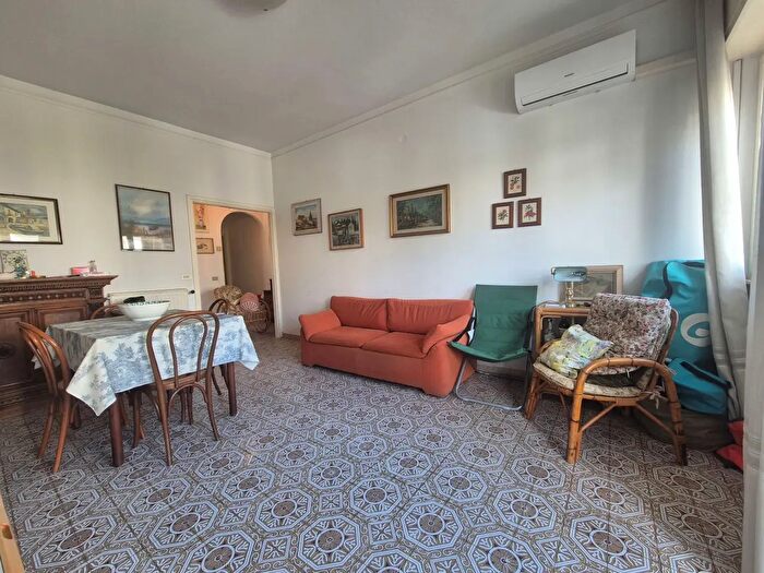 Appartamento con 5 locali in vendita in Via Giotto, Camaiore