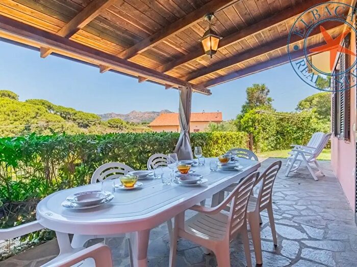 Casa con 6 locali in vendita in Capoliveri