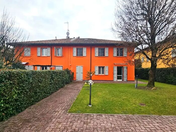 Casa con 5 locali in affitto in Modena