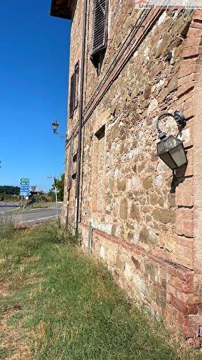 Casa con 20 locali in vendita in Castelnuovo Berardenga