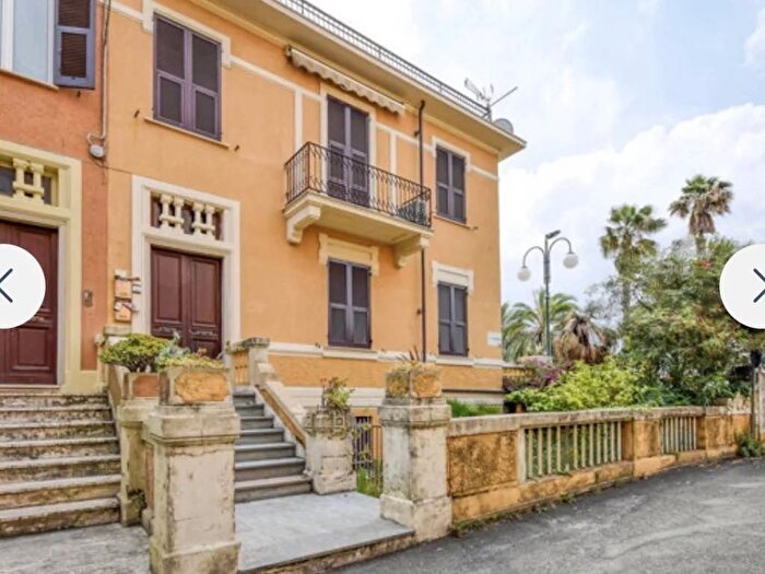Appartamento con 6 locali in affitto in Via Premuda, Centro, Chiavari