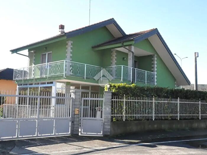 Casa con 5 locali in vendita in Via Leinì, Settimo Torinese