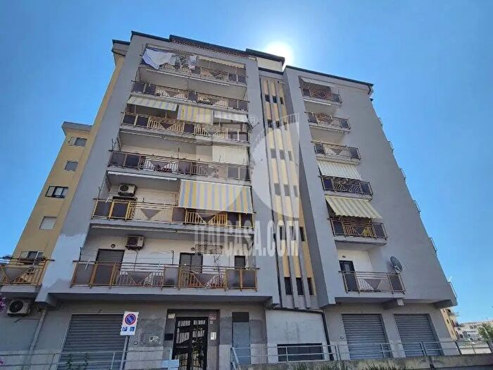 Appartamento monolocale in affitto in Via Saffo, Crotone